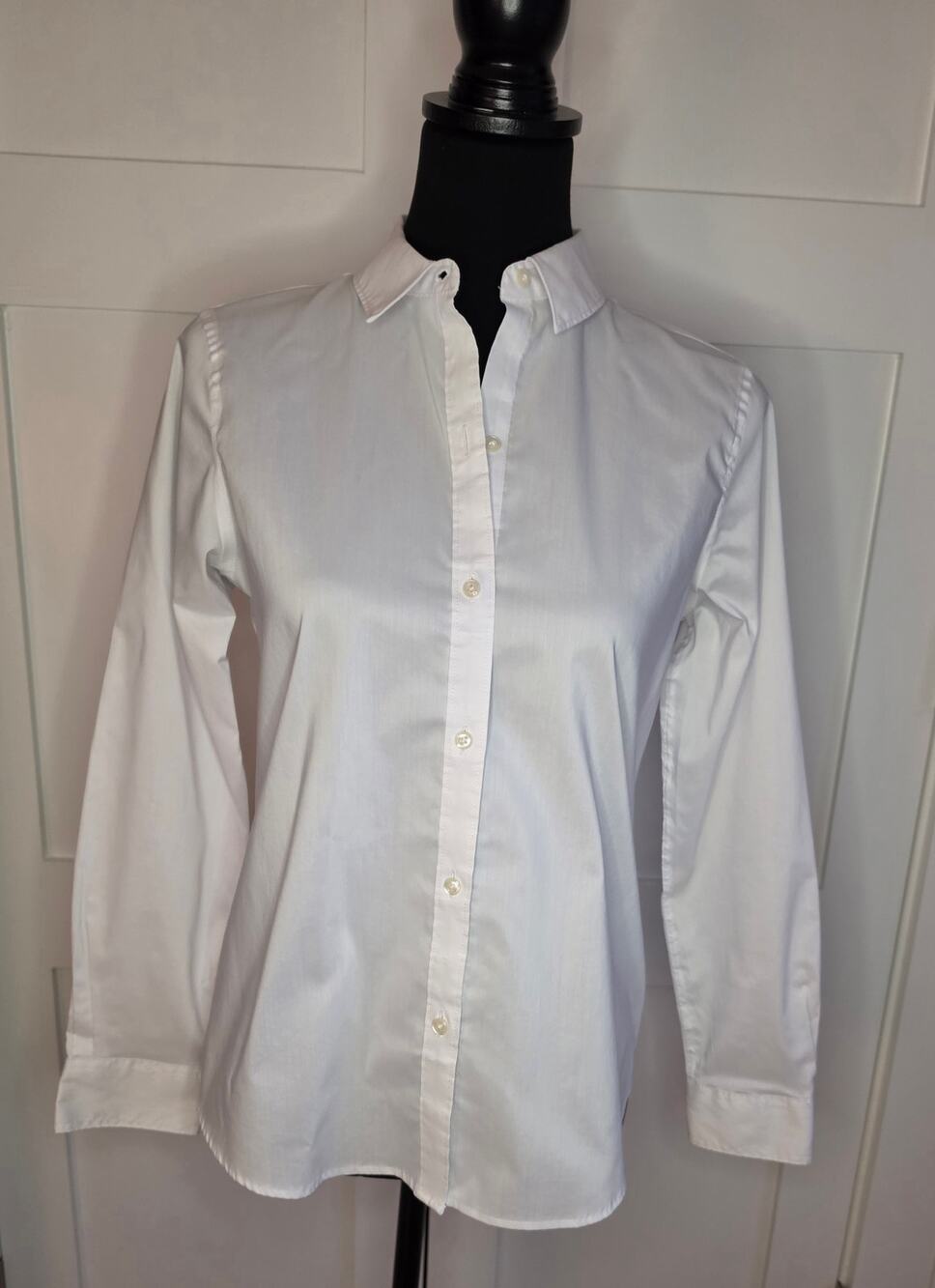 Liz Claiborne Career White Button-up Dress Shirt Womens Sz Petite M